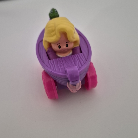 Fisher Price Little People Disney Wheelies Rapunzel Toy - Picture 2 of 6